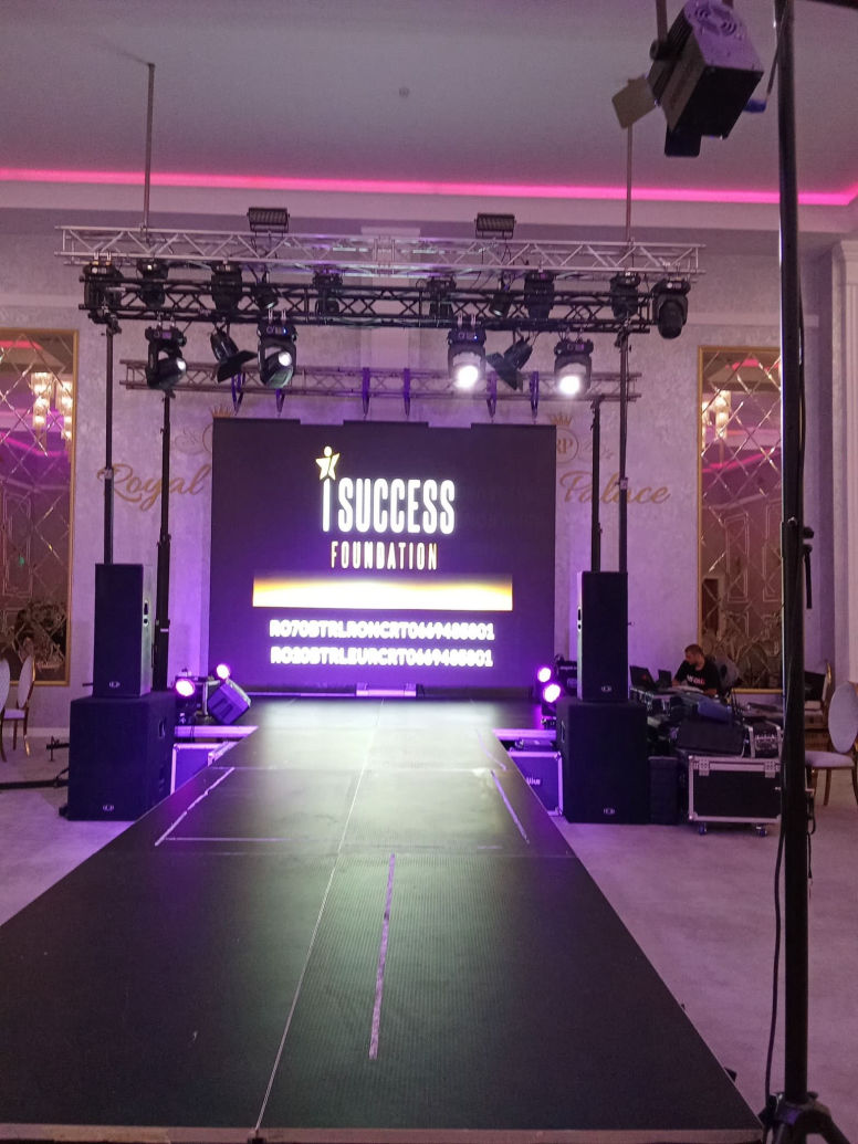 Ecran LED și șchelă lumini inteligente efect spectacol nuntă